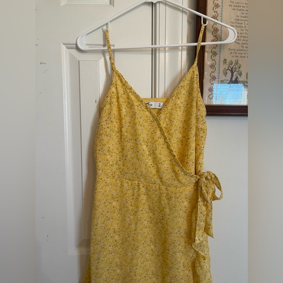 Hollister Wrap Dress Size Small - Picture 4 of 6